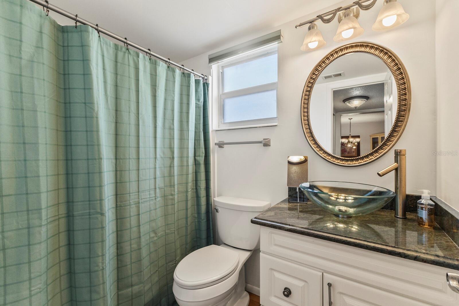 Image 20 of 35 For 4015 Lake Bayshore Drive 108