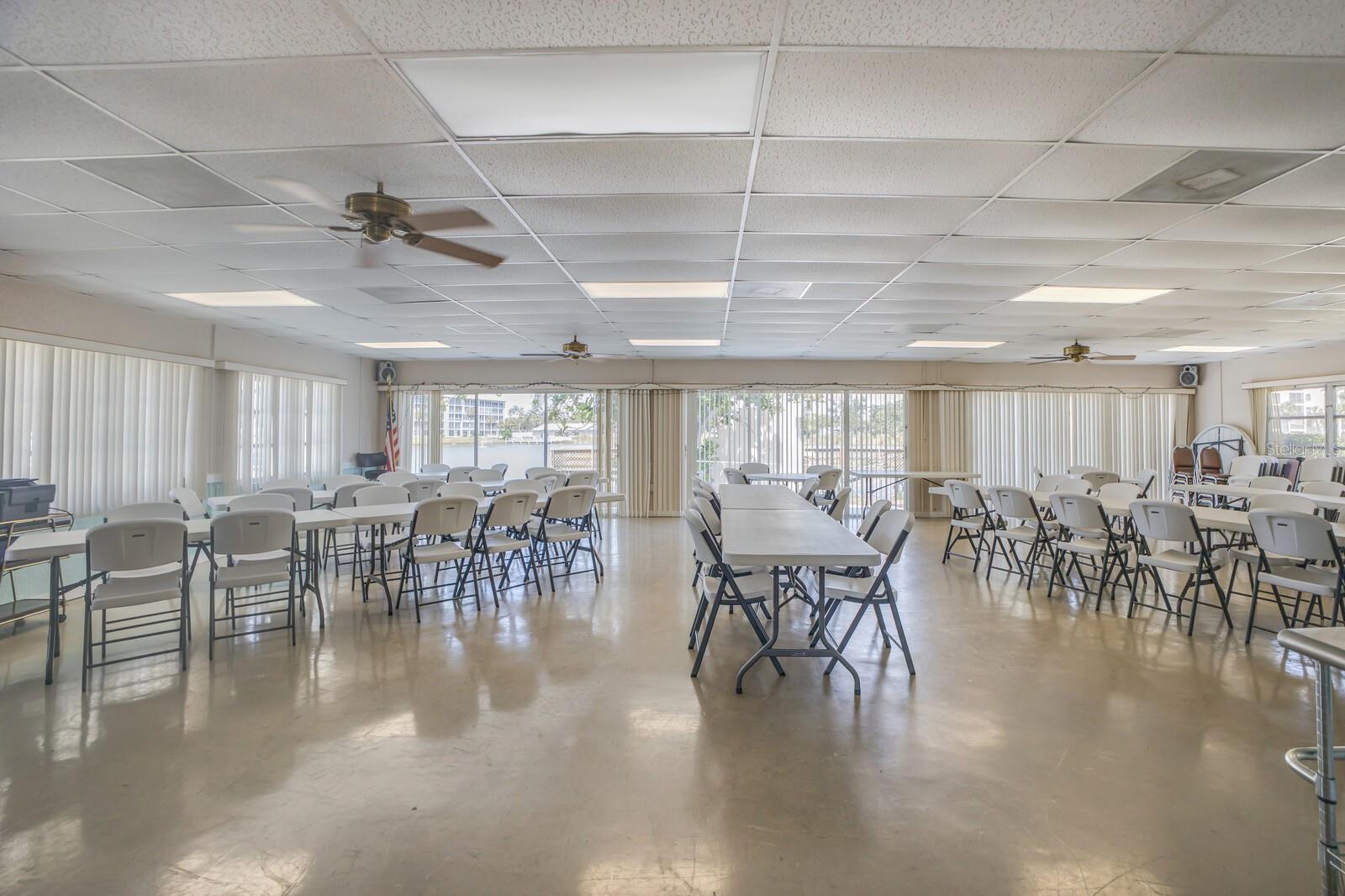 Image 30 of 35 For 4015 Lake Bayshore Drive 108
