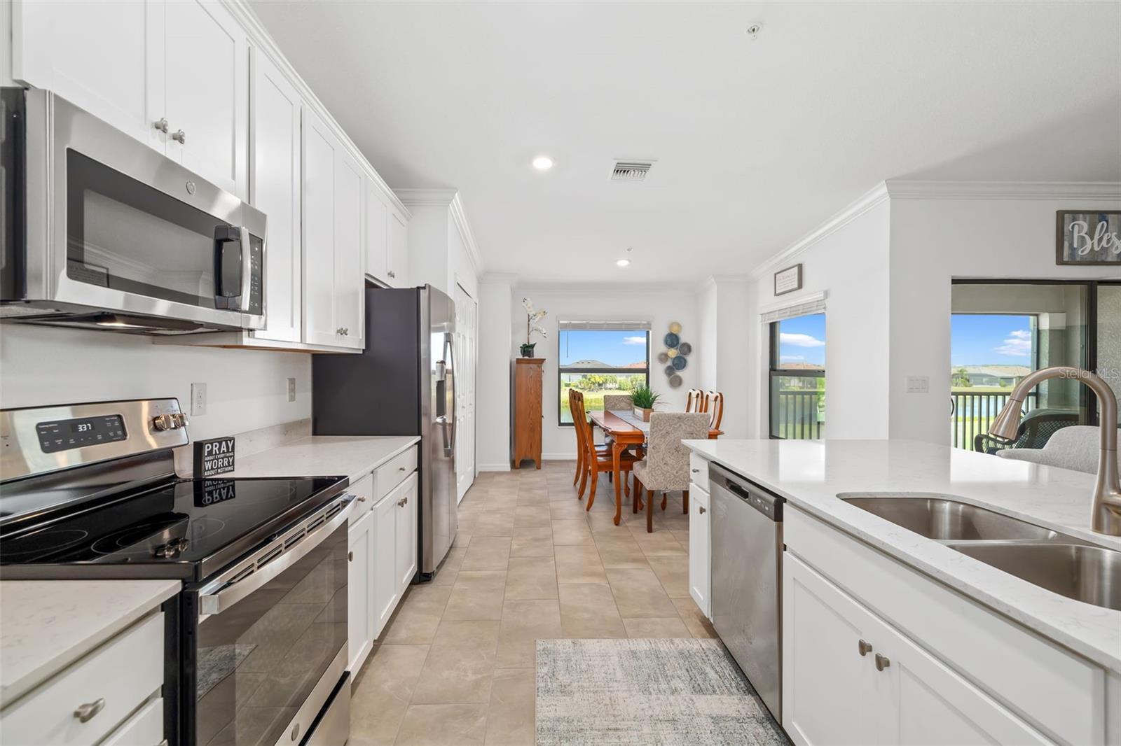 Image 6 of 59 For 5685 Palmer Circle 204