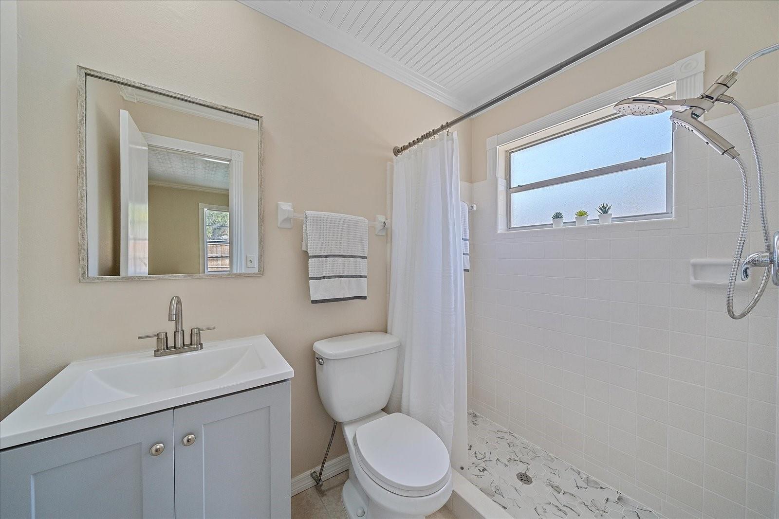 Image 13 of 32 For 2226 Fairfield Avenue
