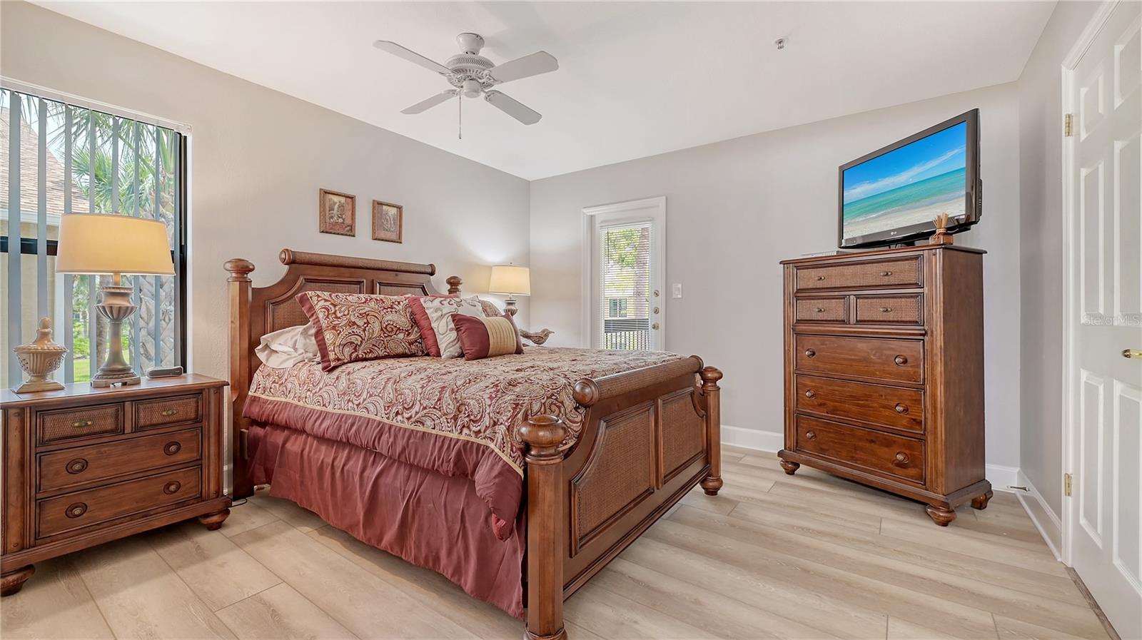 Image 13 of 45 For 4009 Crockers Lake Boulevard 22