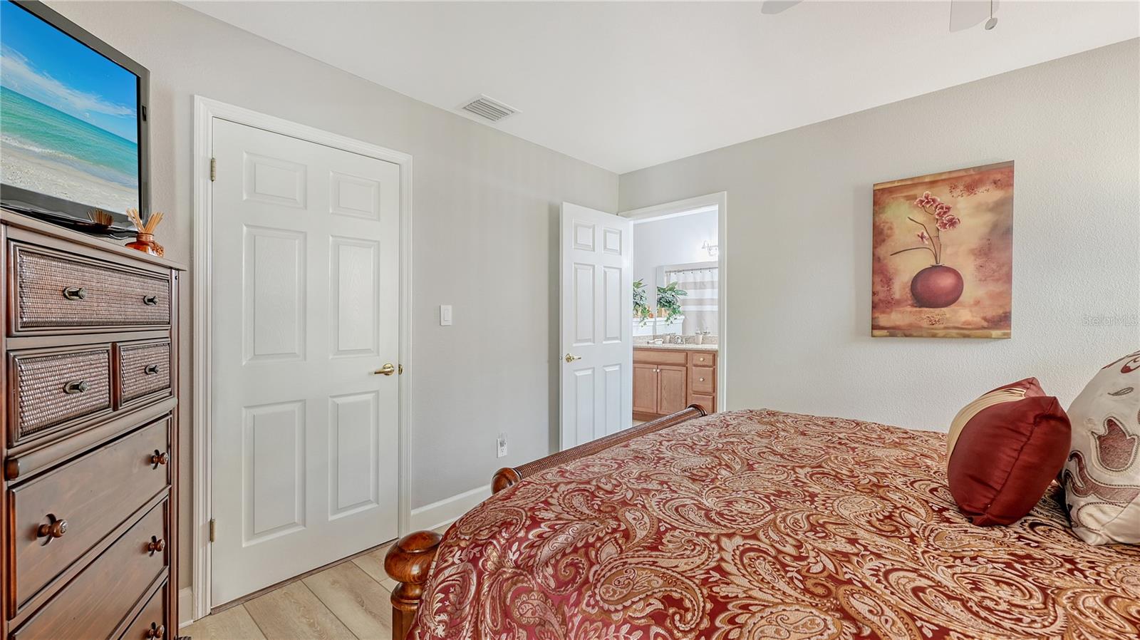 Image 14 of 45 For 4009 Crockers Lake Boulevard 22