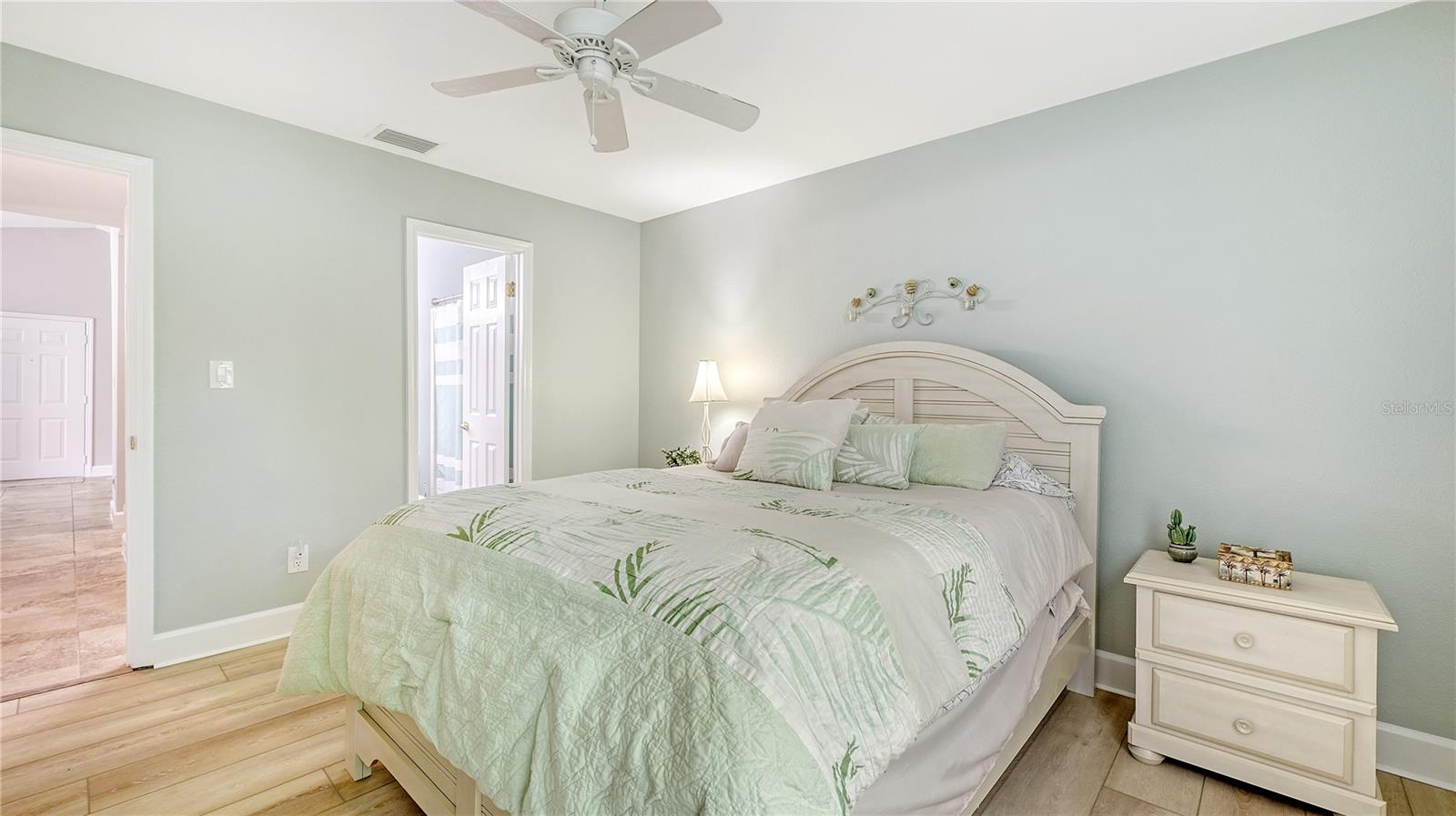 Image 19 of 45 For 4009 Crockers Lake Boulevard 22
