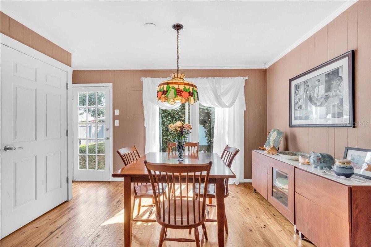 Image 11 of 32 For 5012 Eastchester Drive