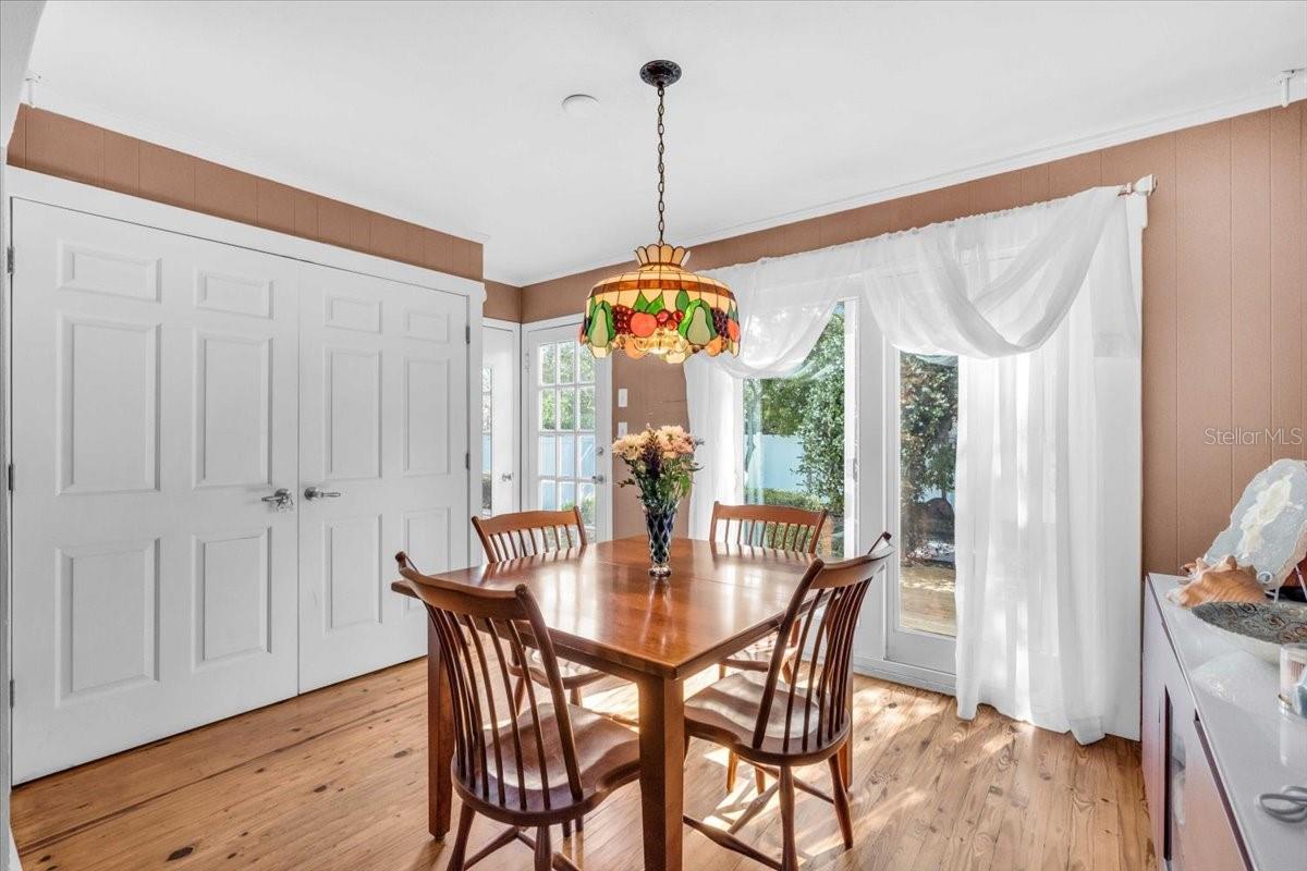Image 12 of 32 For 5012 Eastchester Drive