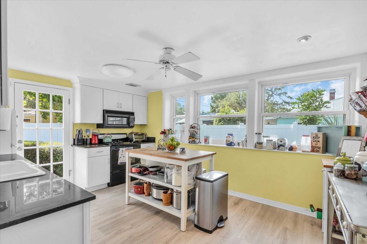 Image 14 of 32 For 5012 Eastchester Drive