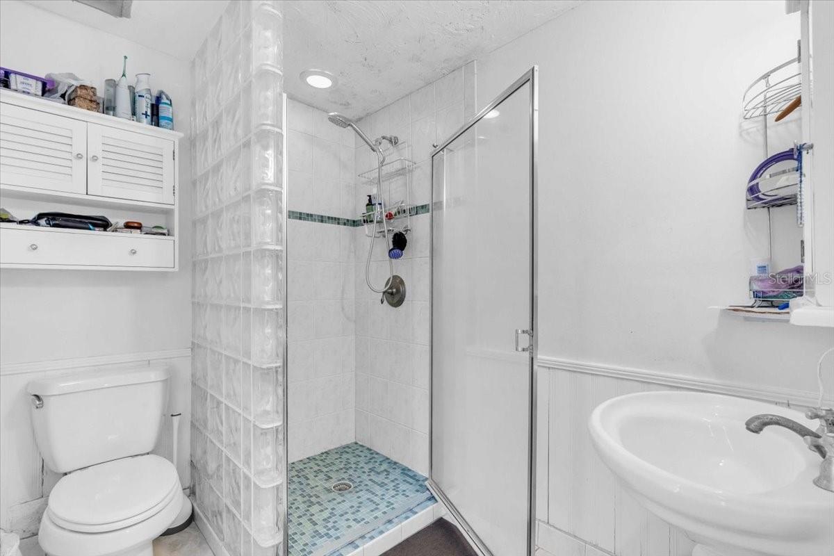 Image 20 of 32 For 5012 Eastchester Drive