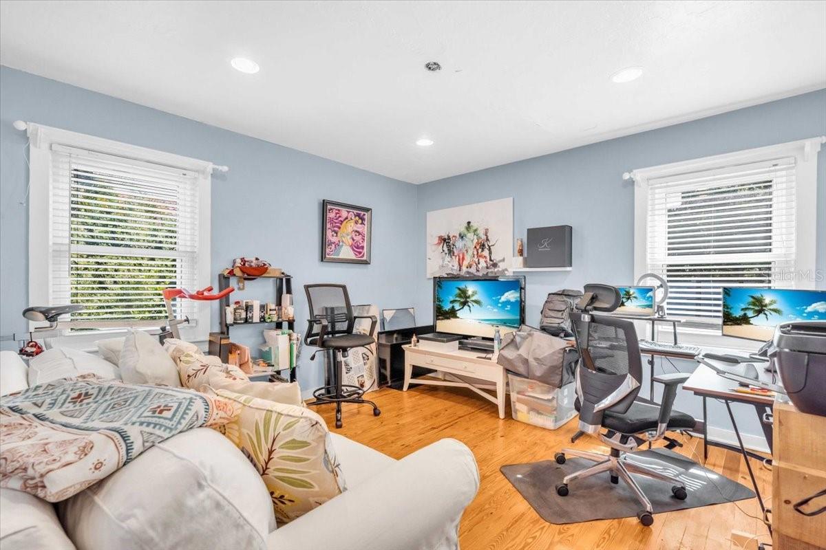 Image 23 of 32 For 5012 Eastchester Drive