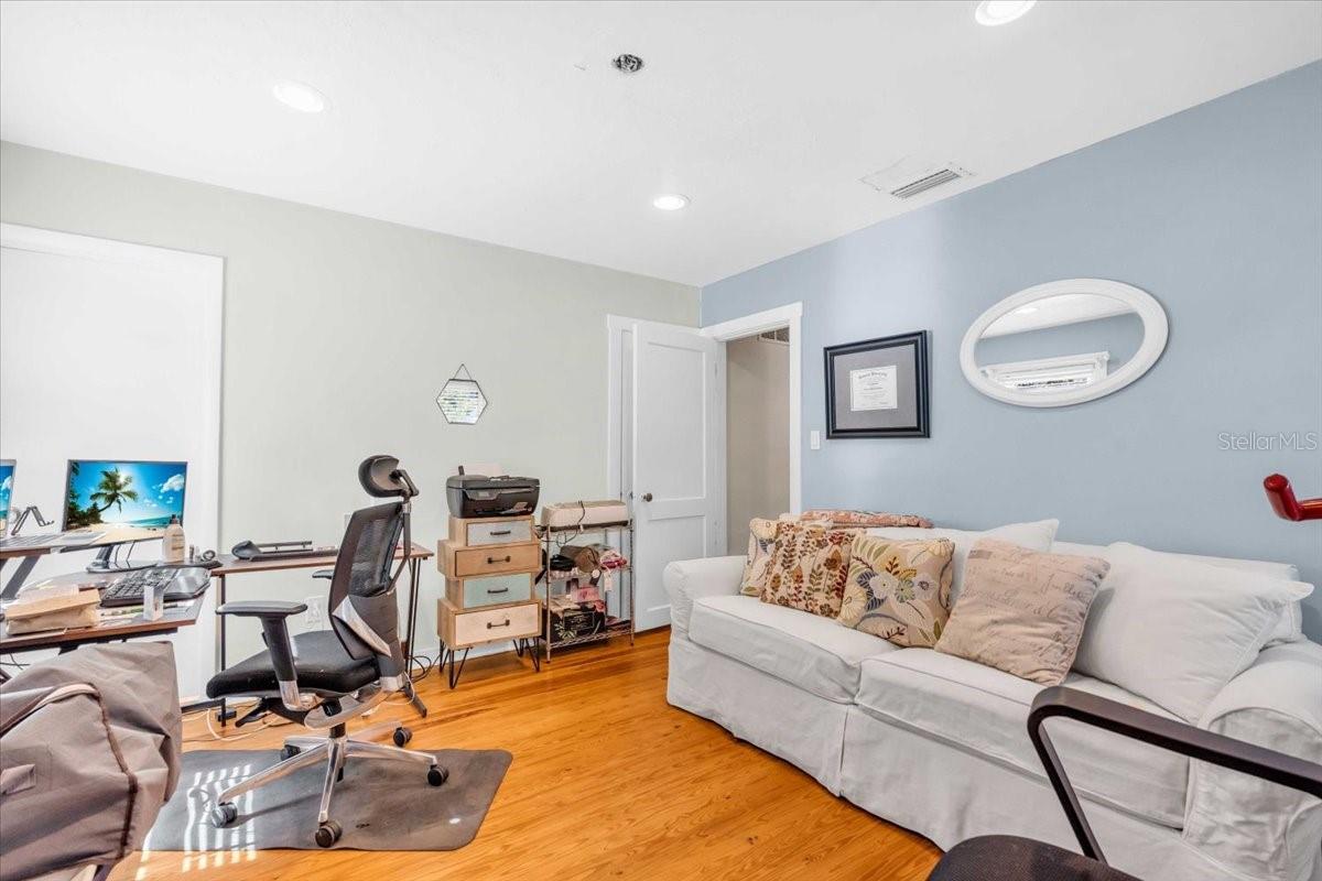 Image 24 of 32 For 5012 Eastchester Drive