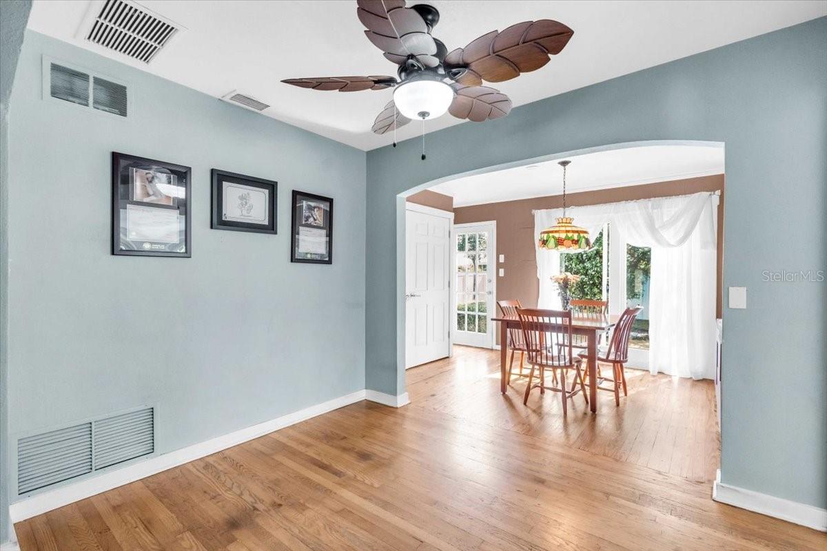 Image 9 of 32 For 5012 Eastchester Drive