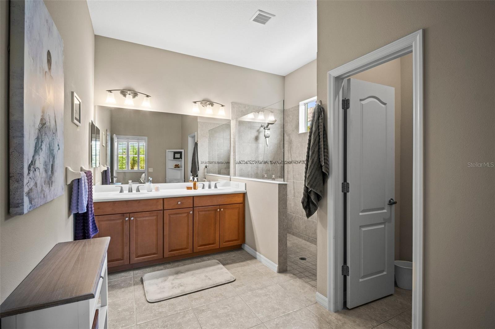 Image 19 of 35 For 4734 Claremont Park Drive
