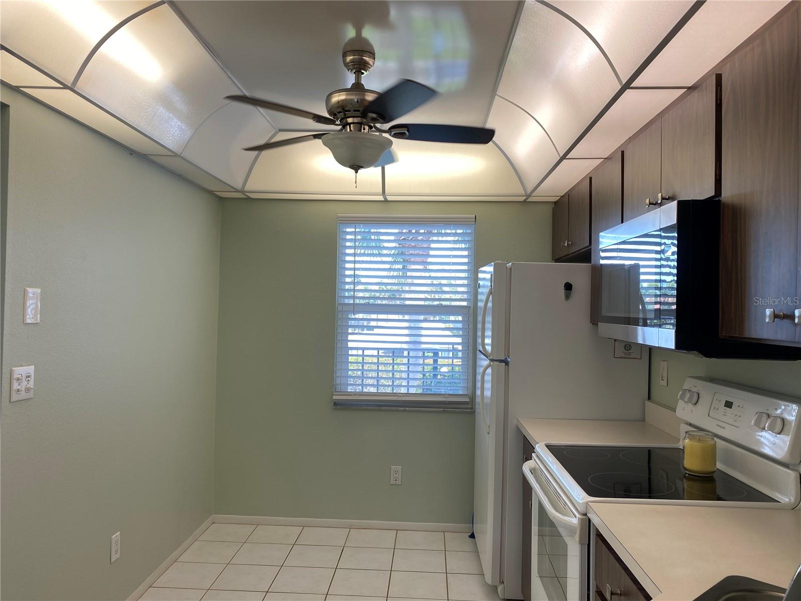 Image 8 of 25 For 725 Capri Isles Boulevard 217