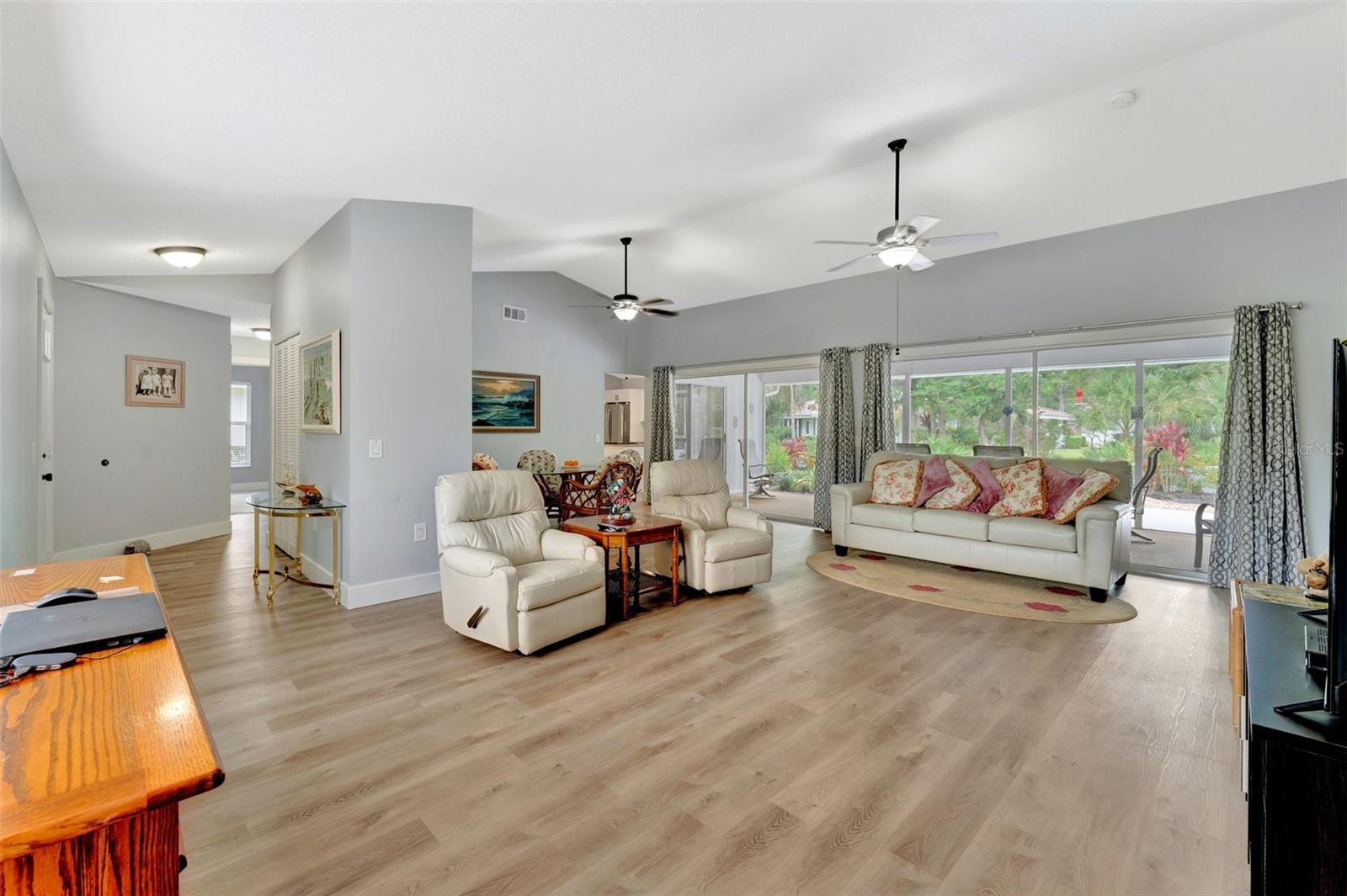 Image 30 of 67 For 5705 Garden Lakes Majestic
