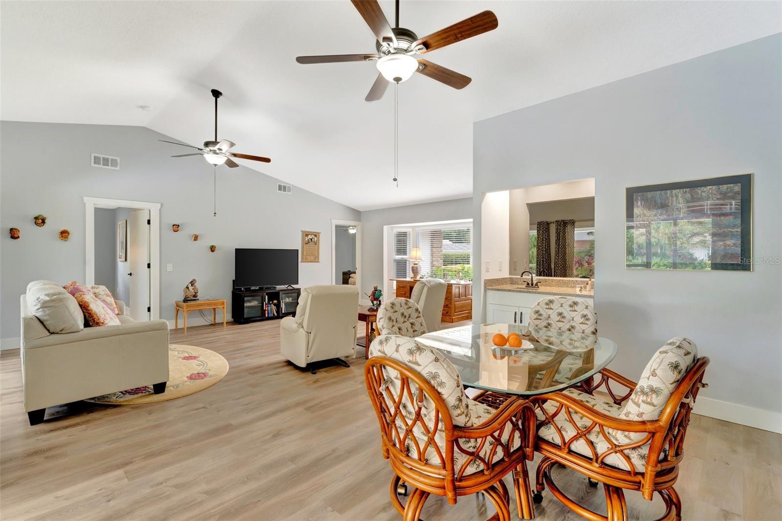 Image 31 of 67 For 5705 Garden Lakes Majestic