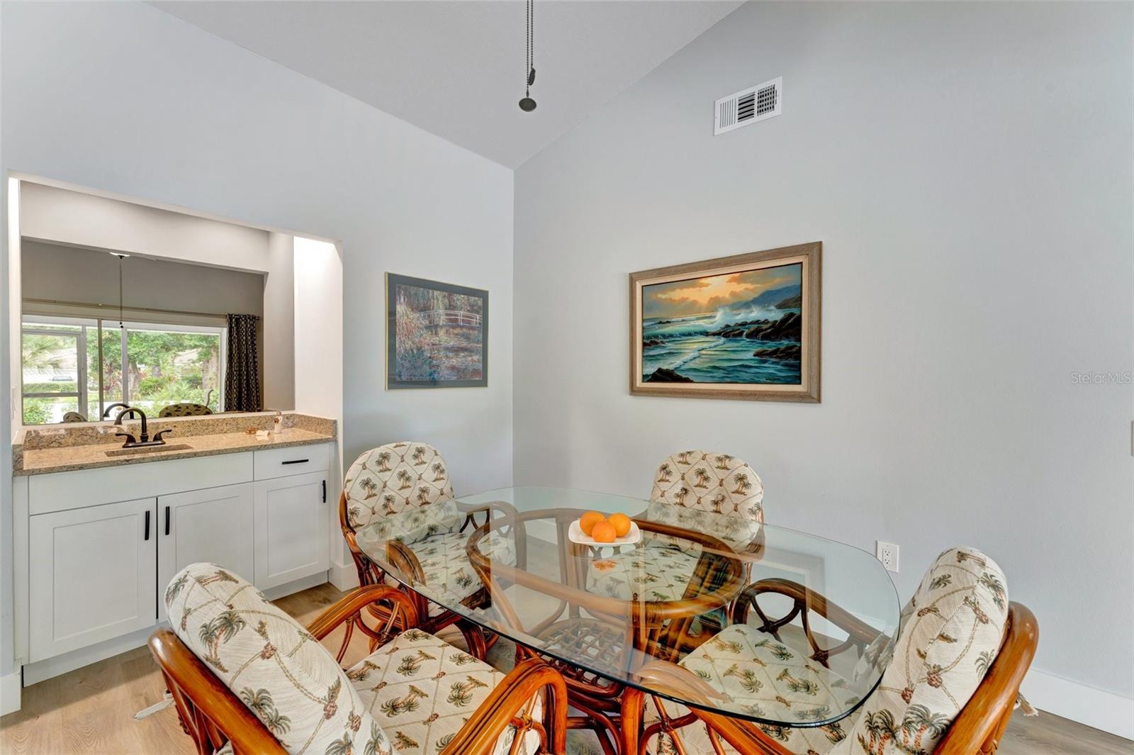 Image 32 of 67 For 5705 Garden Lakes Majestic