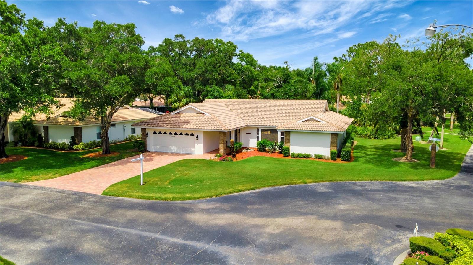 Image 8 of 67 For 5705 Garden Lakes Majestic