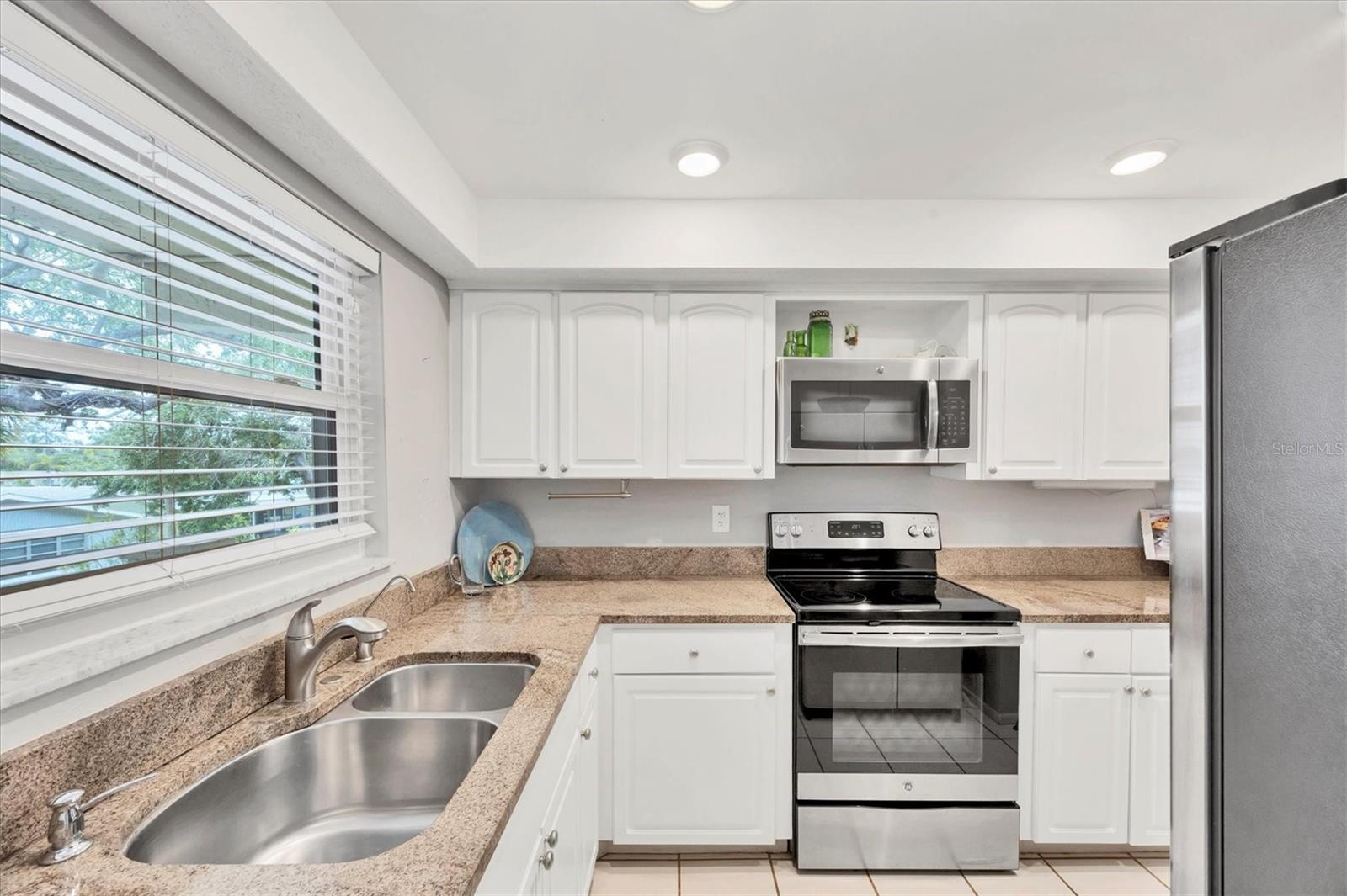 Image 10 of 43 For 2280 Stickney Point Road 420