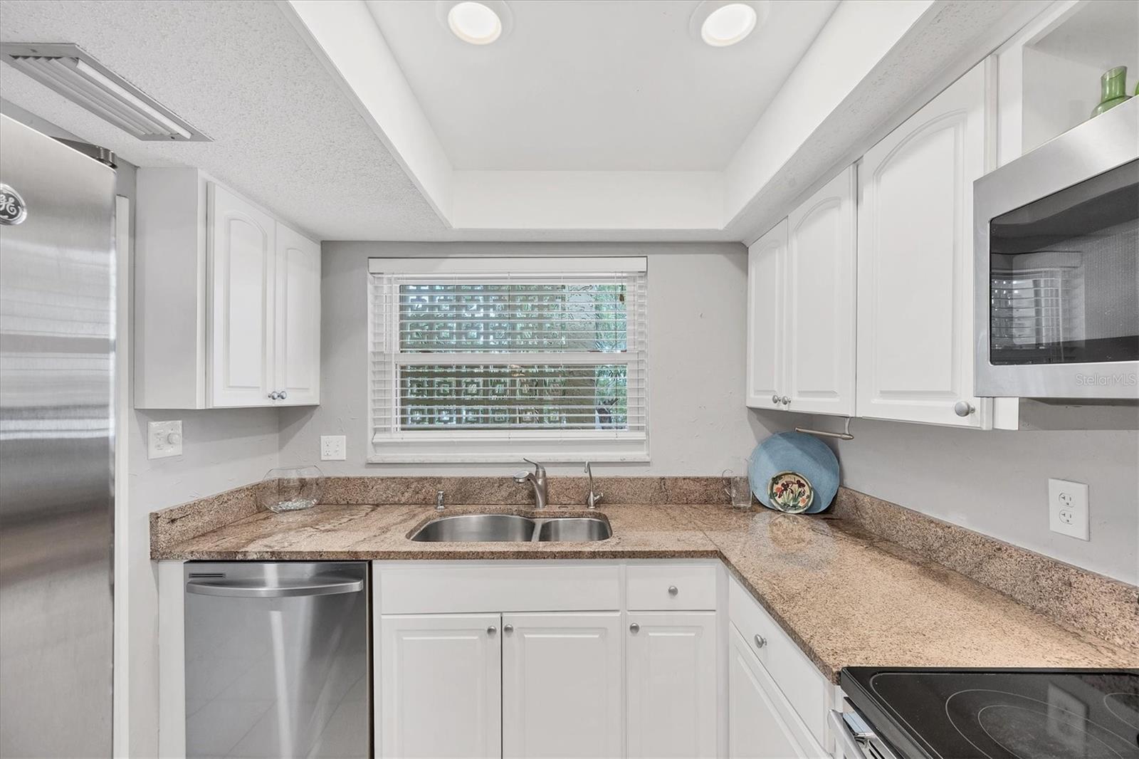 Image 11 of 43 For 2280 Stickney Point Road 420