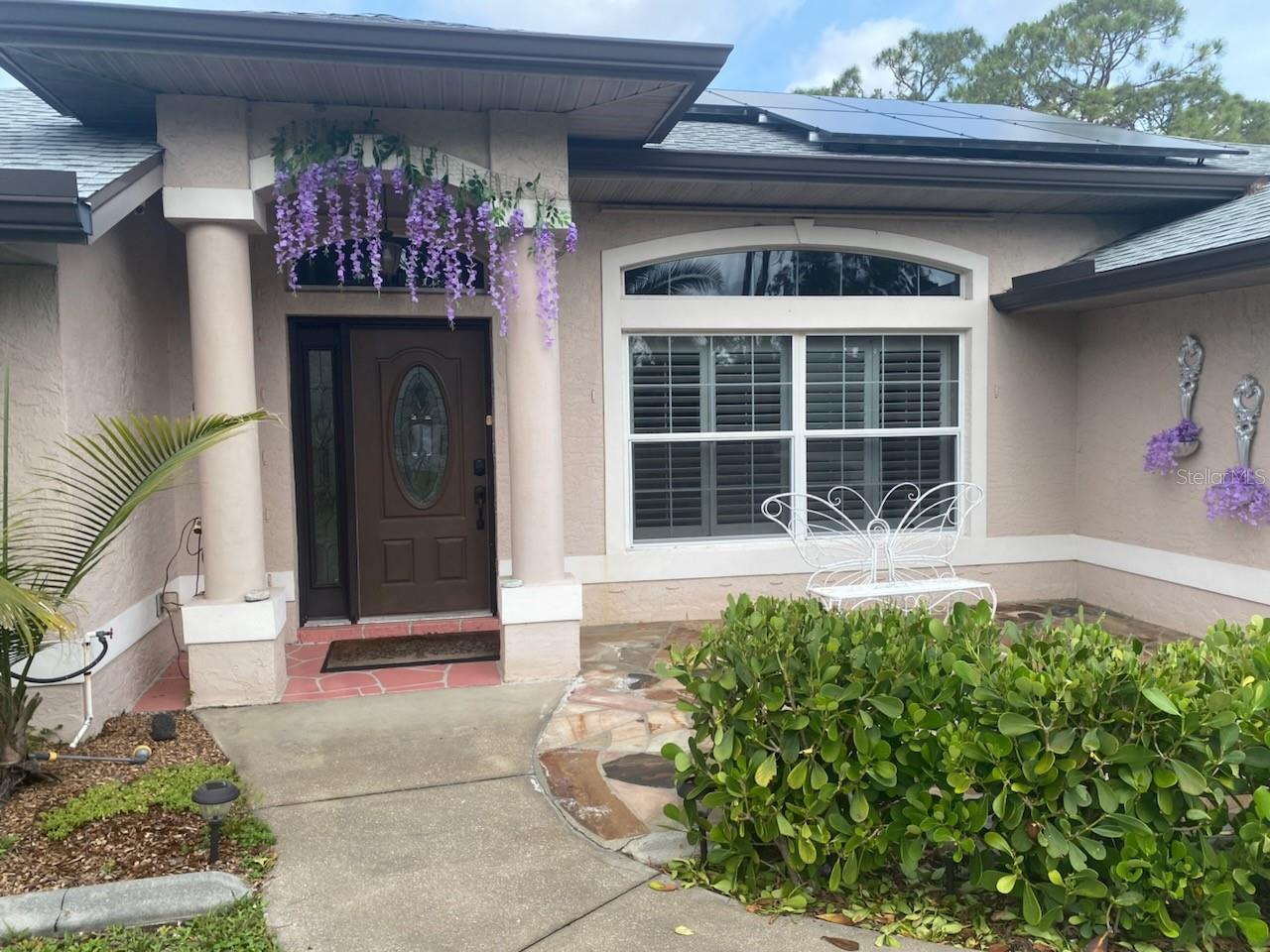 Image 3 of 61 For 652 Elm Street