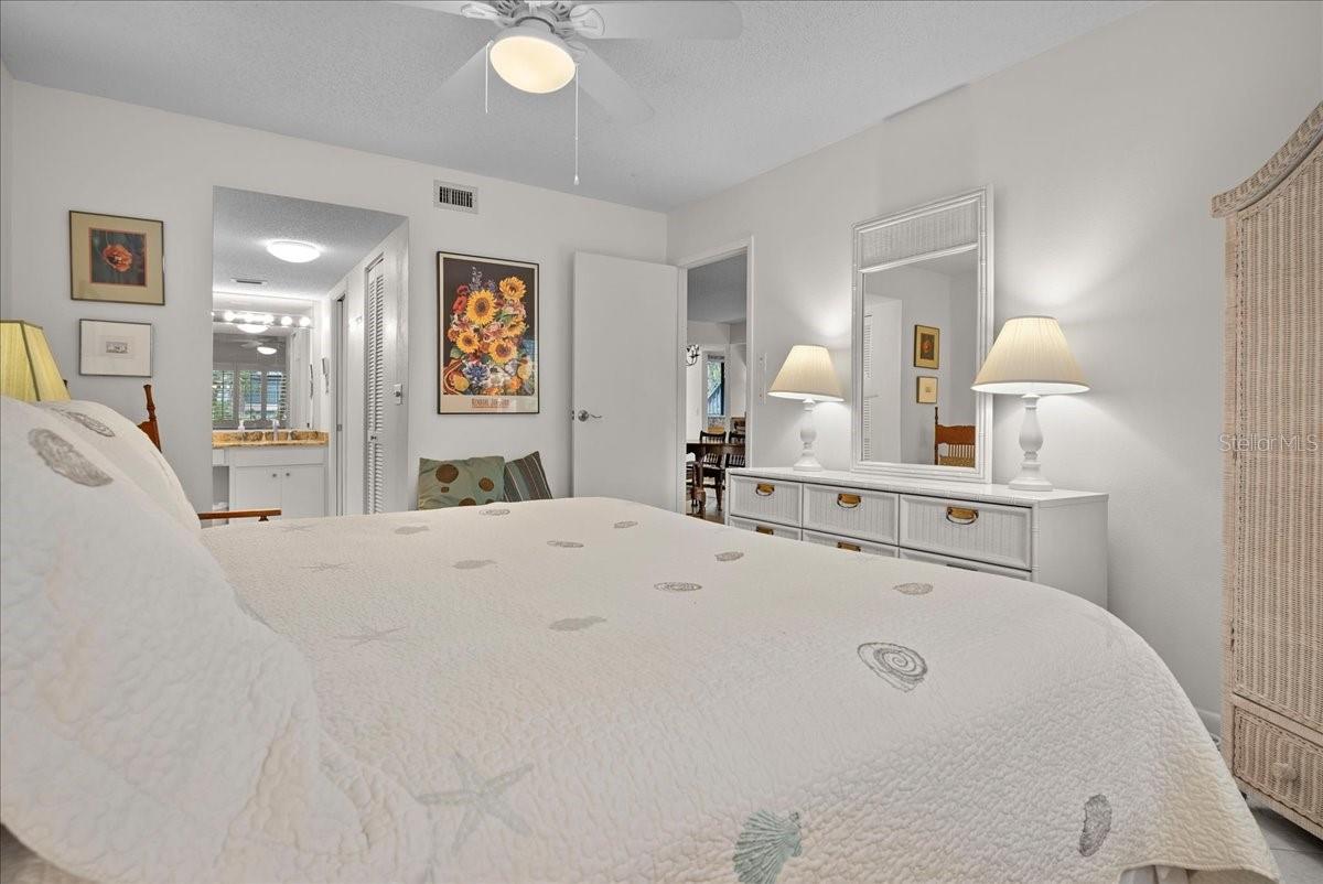 Image 18 of 51 For 1703 Pelican Cove Road 356