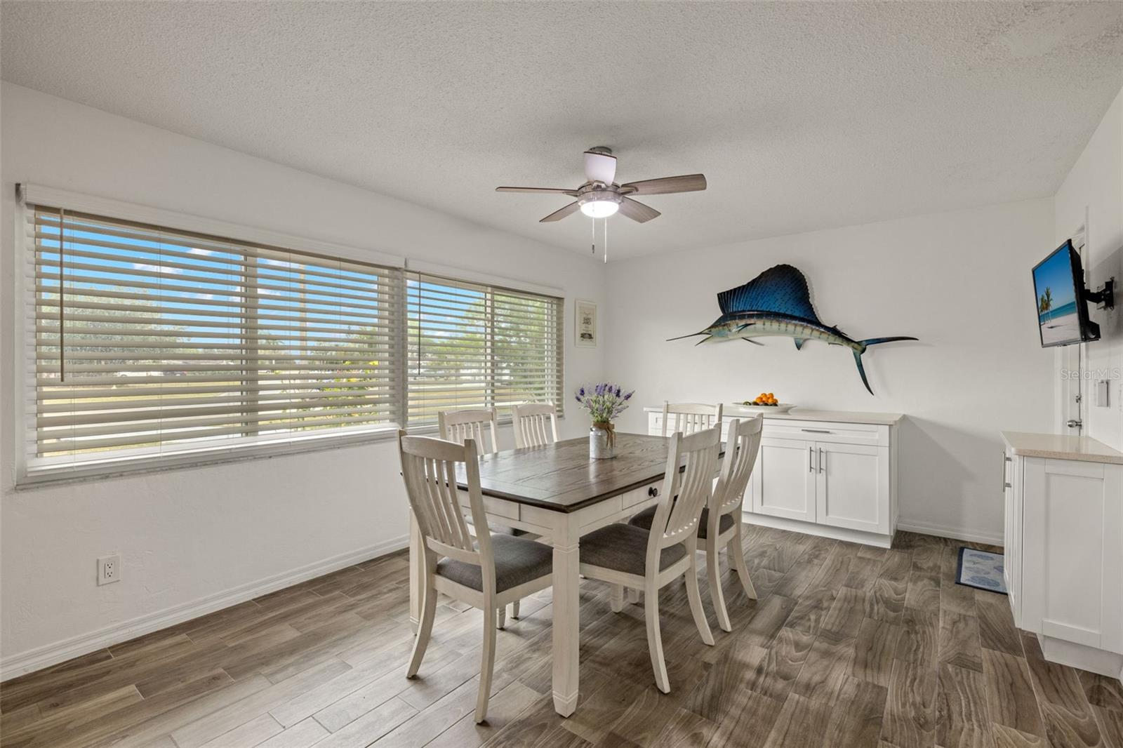 Image 10 of 33 For 1458 Alwynne Drive N