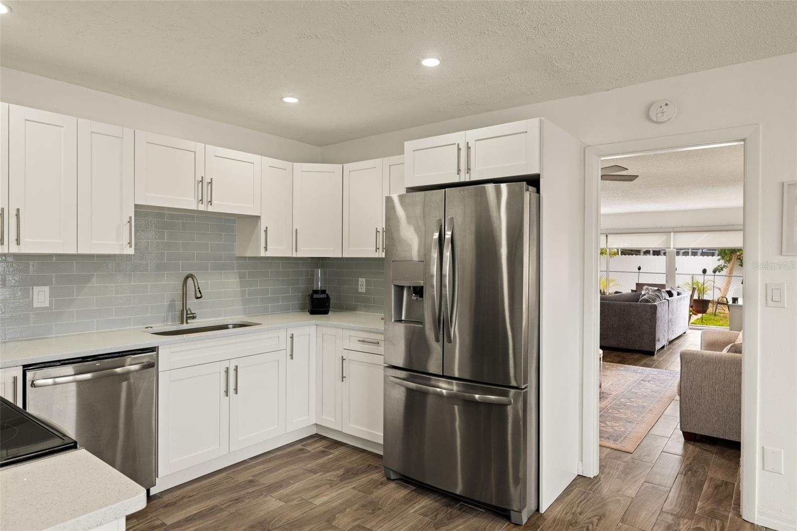 Image 11 of 33 For 1458 Alwynne Drive N