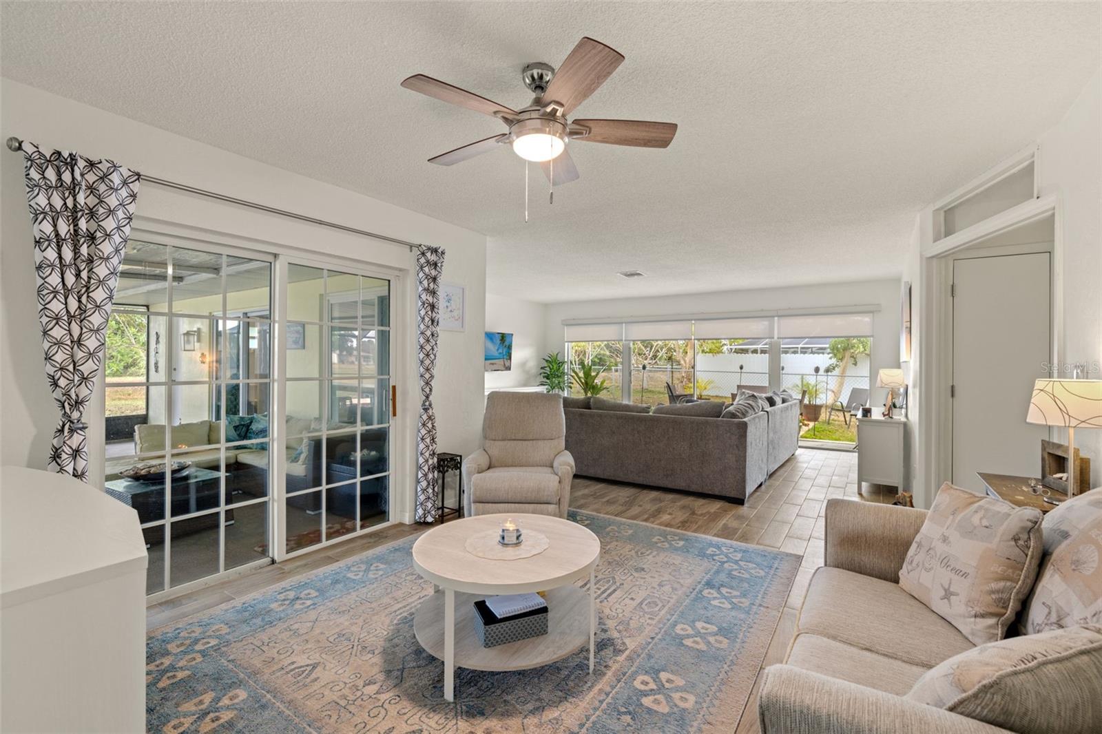 Image 12 of 33 For 1458 Alwynne Drive N