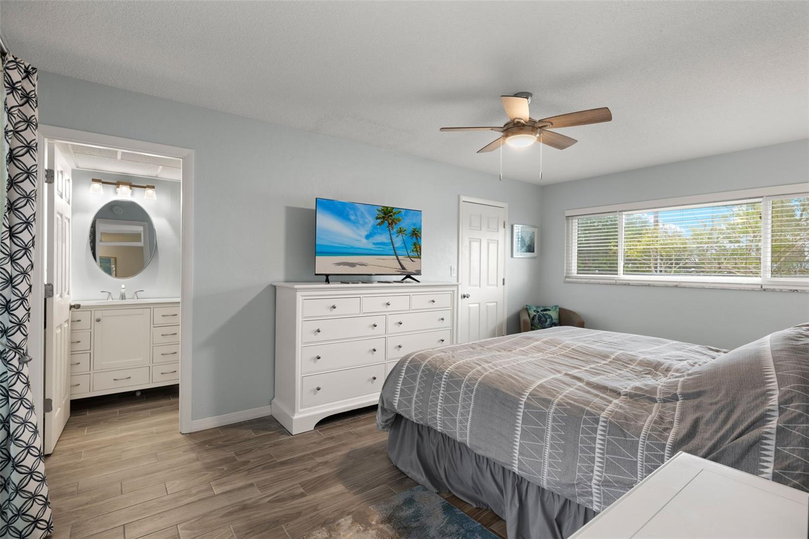 Image 17 of 33 For 1458 Alwynne Drive N