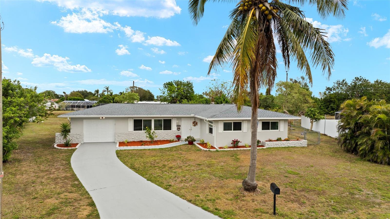 Image 2 of 33 For 1458 Alwynne Drive N
