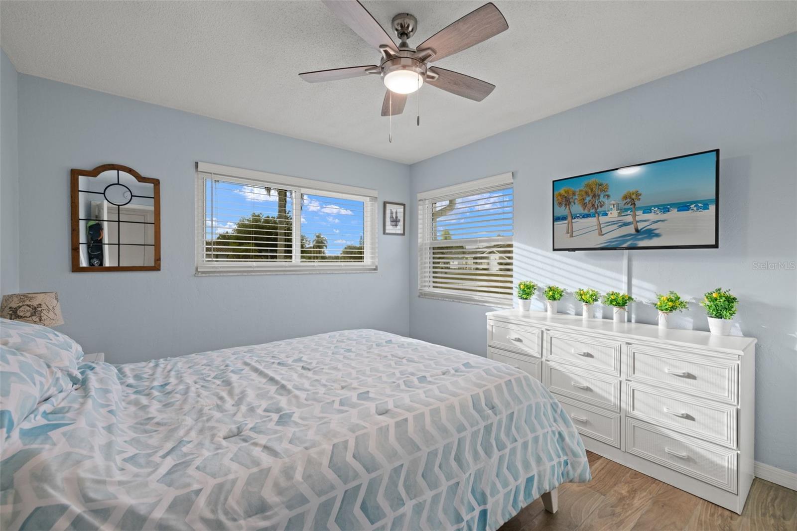 Image 20 of 33 For 1458 Alwynne Drive N