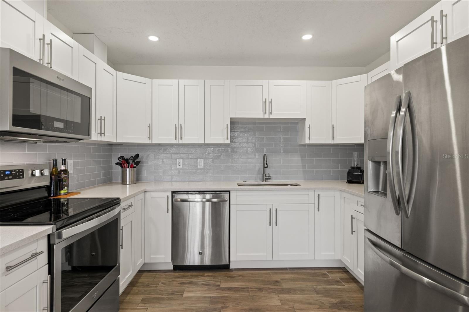 Image 9 of 33 For 1458 Alwynne Drive N