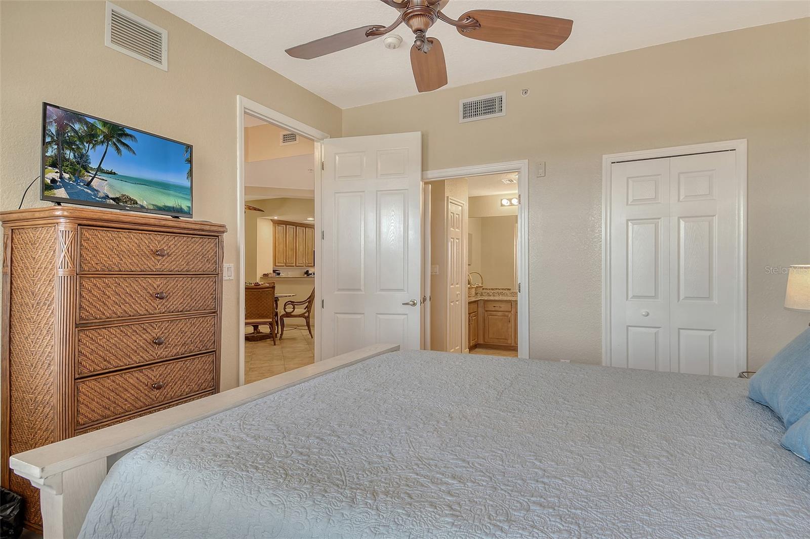 Image 40 of 87 For 5100 Jessie Harbor Drive 504