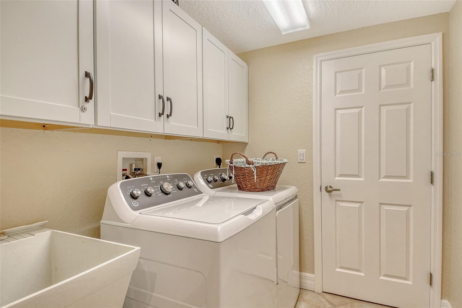 Image 41 of 87 For 5100 Jessie Harbor Drive 504
