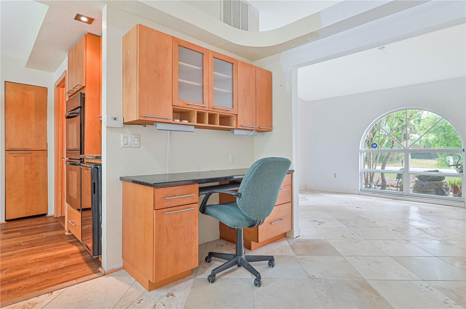 Image 11 of 33 For 2136 Bendway Drive
