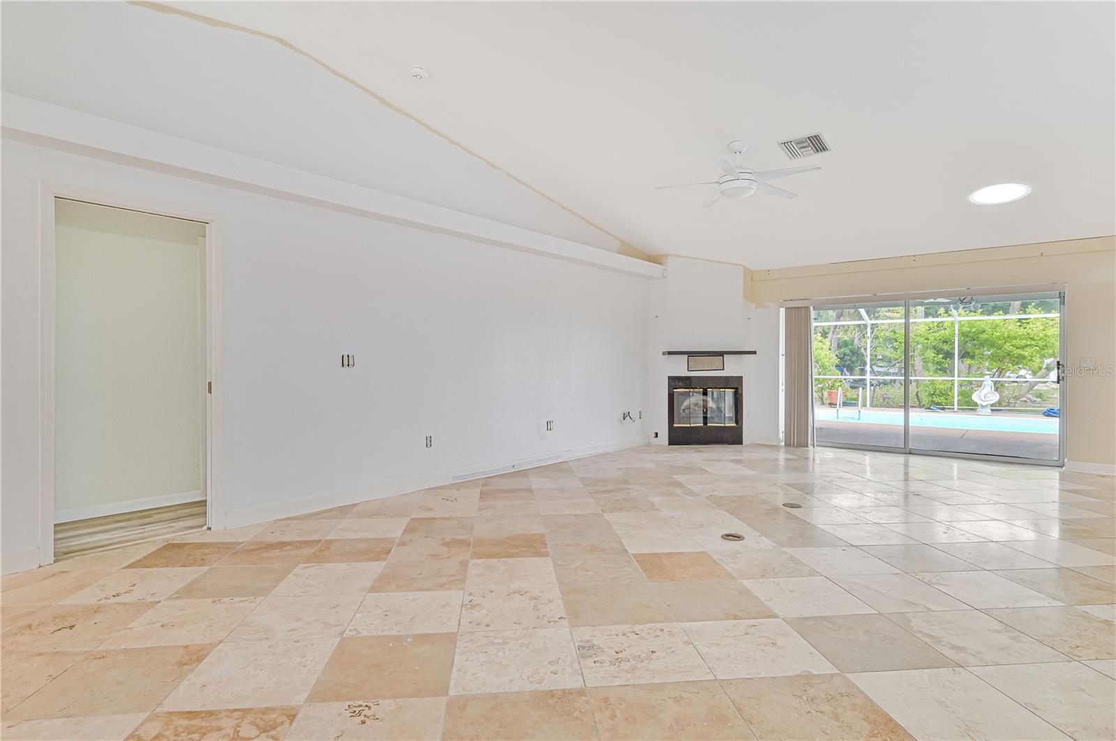 Image 14 of 33 For 2136 Bendway Drive
