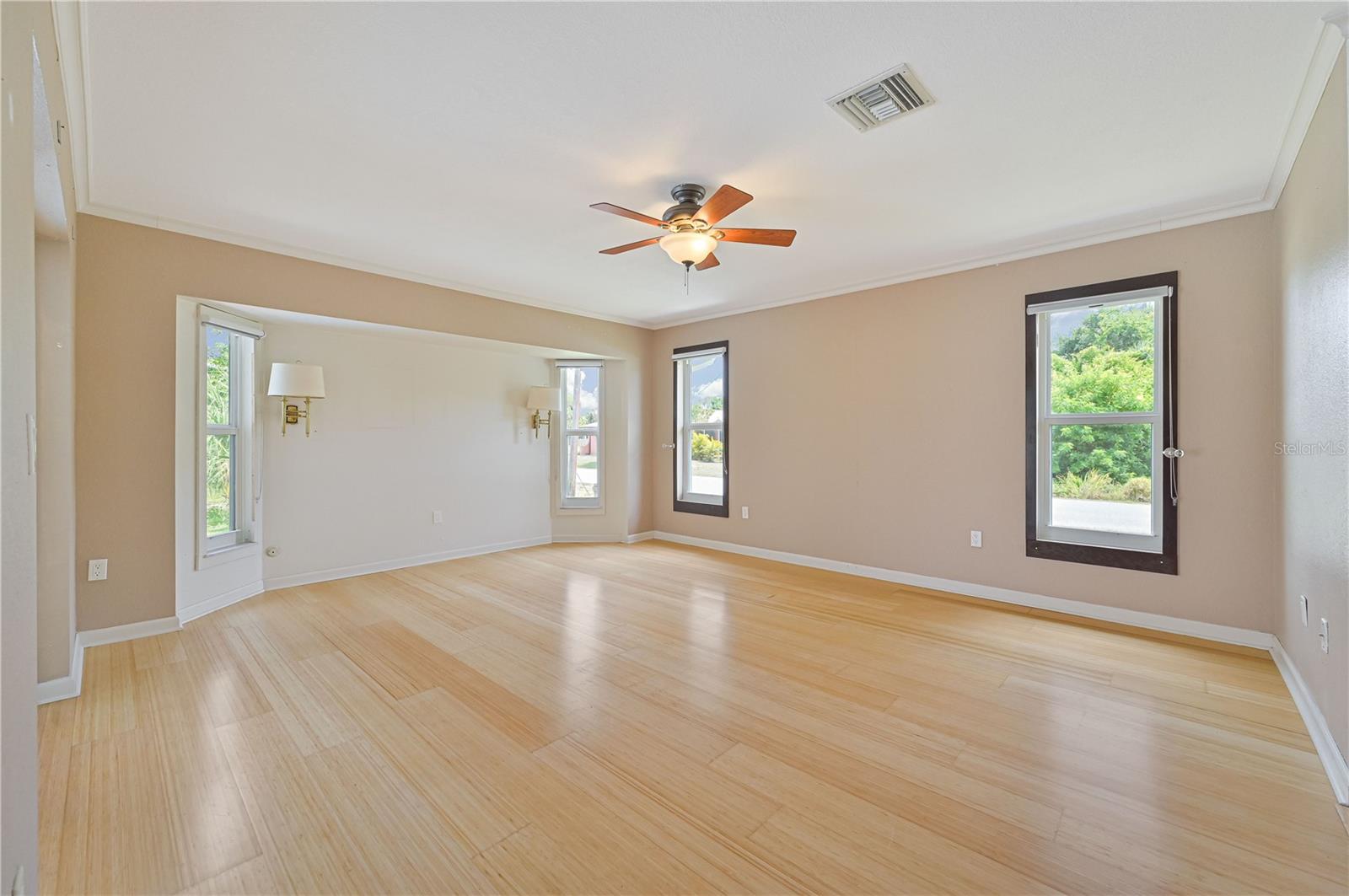 Image 15 of 33 For 2136 Bendway Drive