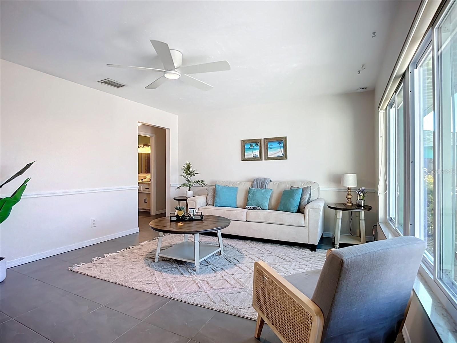 Image 10 of 62 For 6012 11th Avenue W