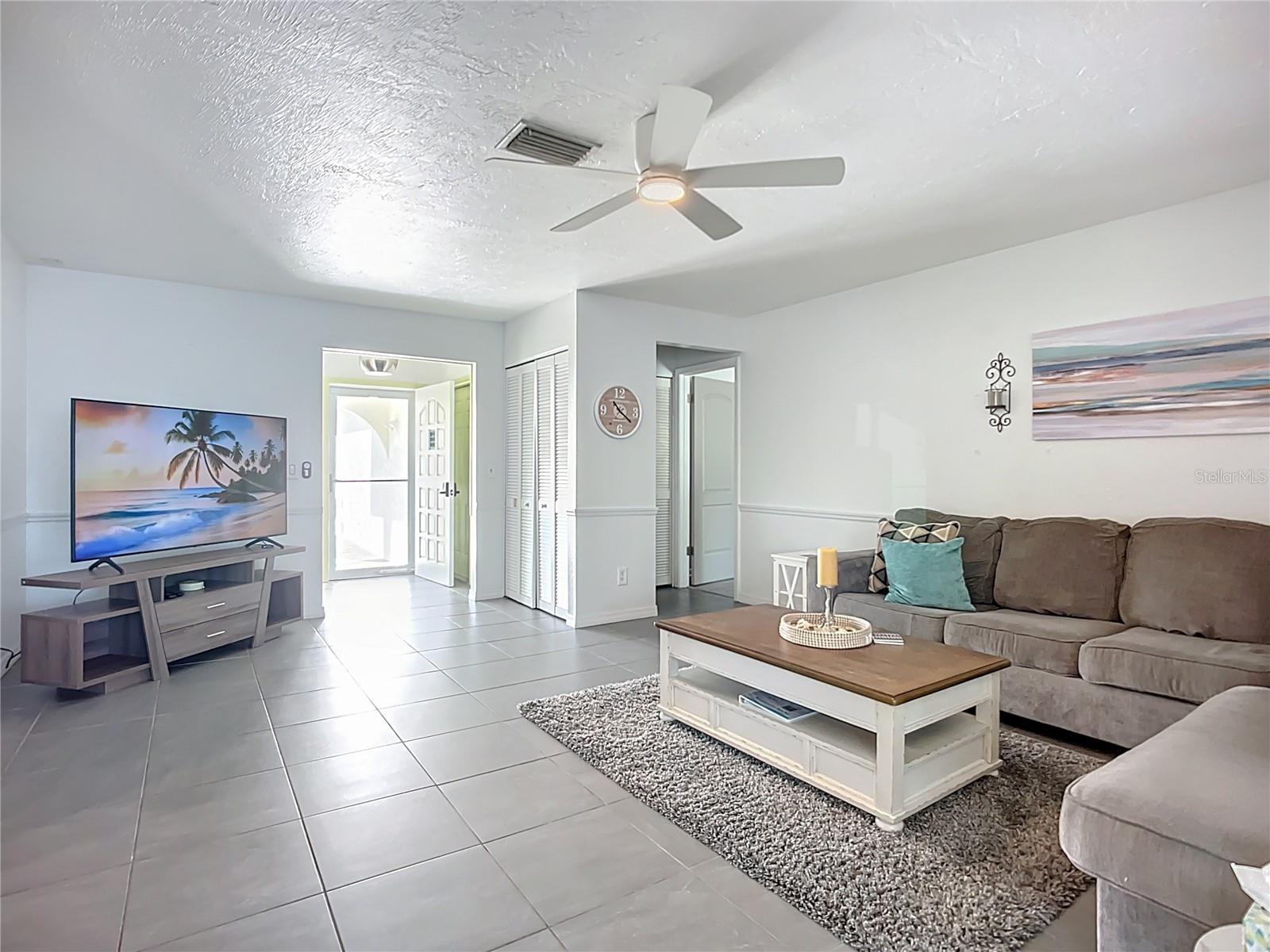 Image 11 of 62 For 6012 11th Avenue W