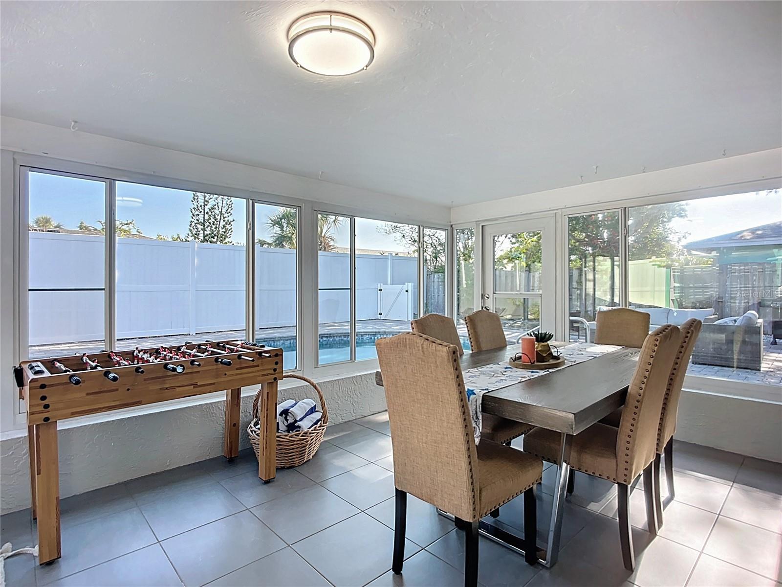 Image 18 of 62 For 6012 11th Avenue W