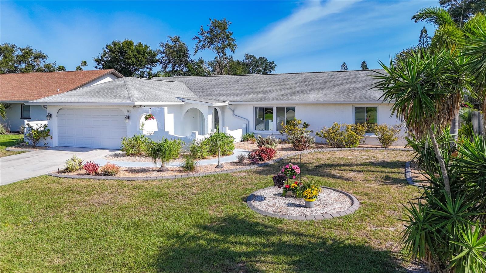 Image 3 of 62 For 6012 11th Avenue W