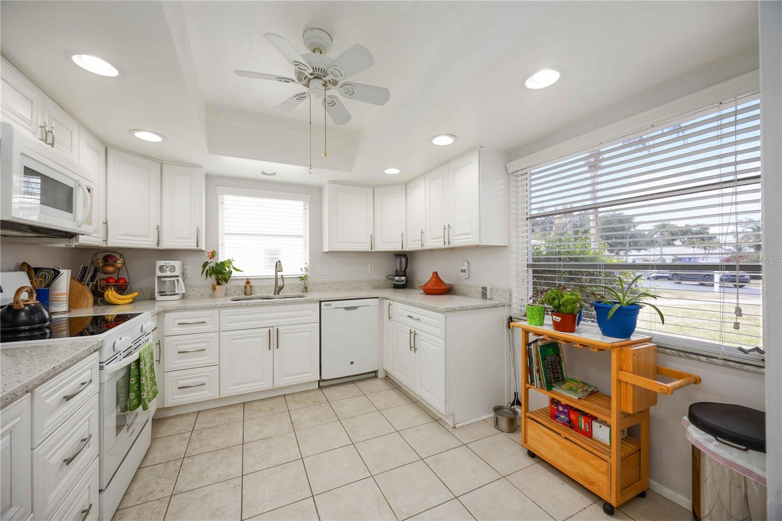 Listing photo id 9 for 3662 Bonaventure Court