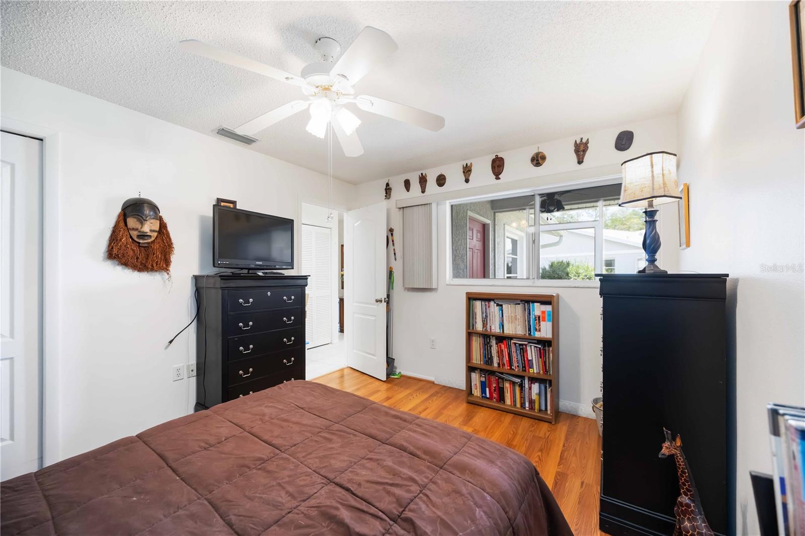 Listing photo id 16 for 3662 Bonaventure Court