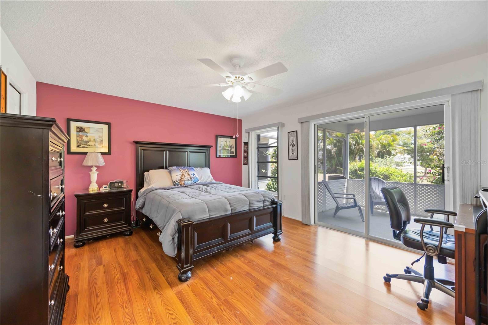 Listing photo id 17 for 3662 Bonaventure Court