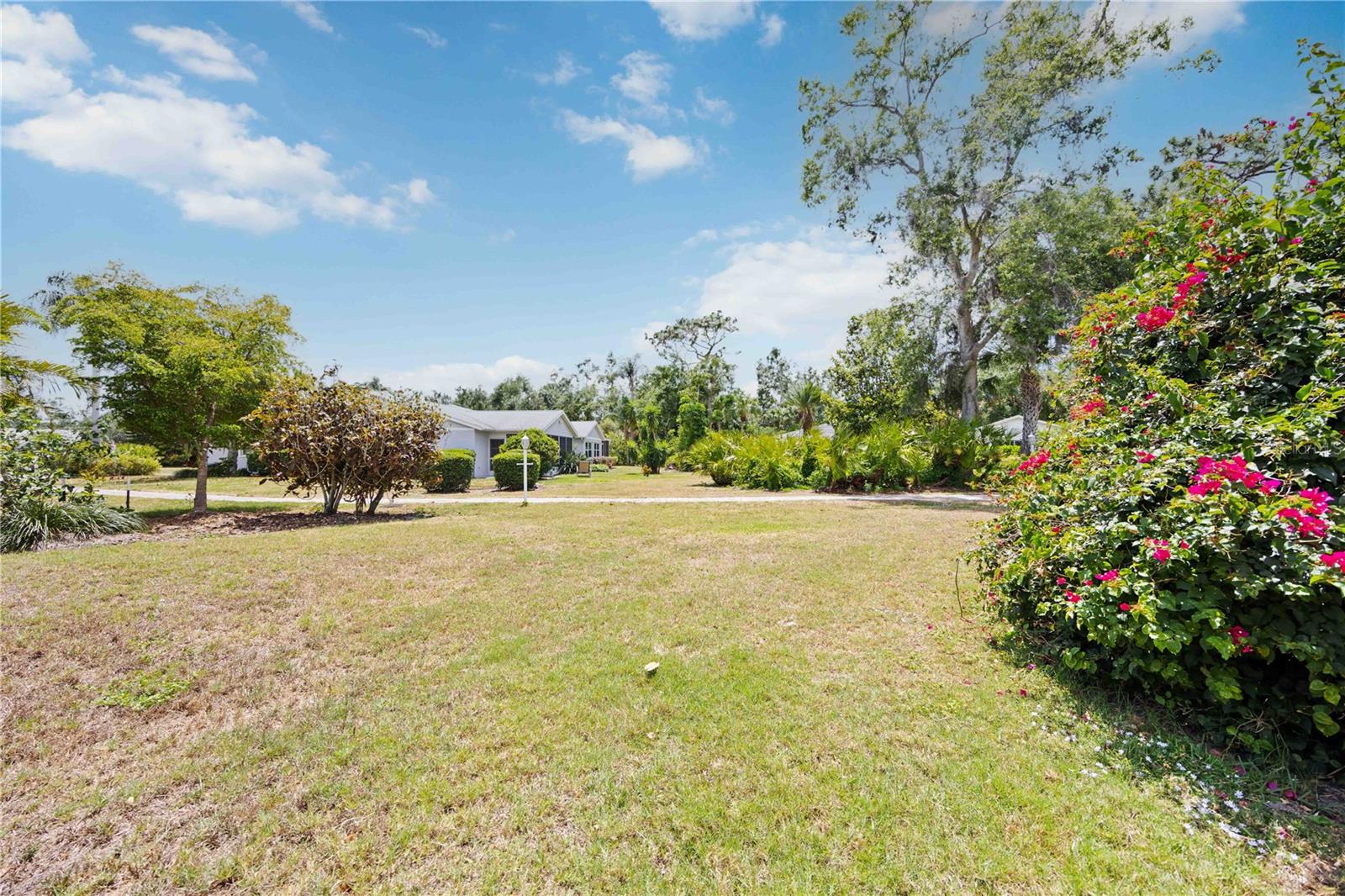 Listing photo id 28 for 3662 Bonaventure Court