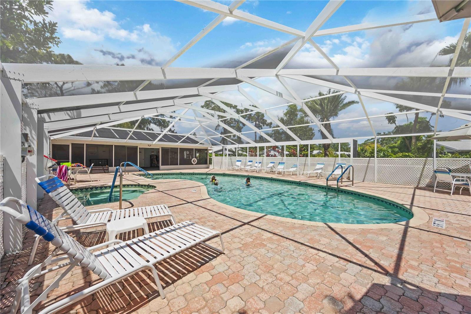 Listing photo id 33 for 3662 Bonaventure Court