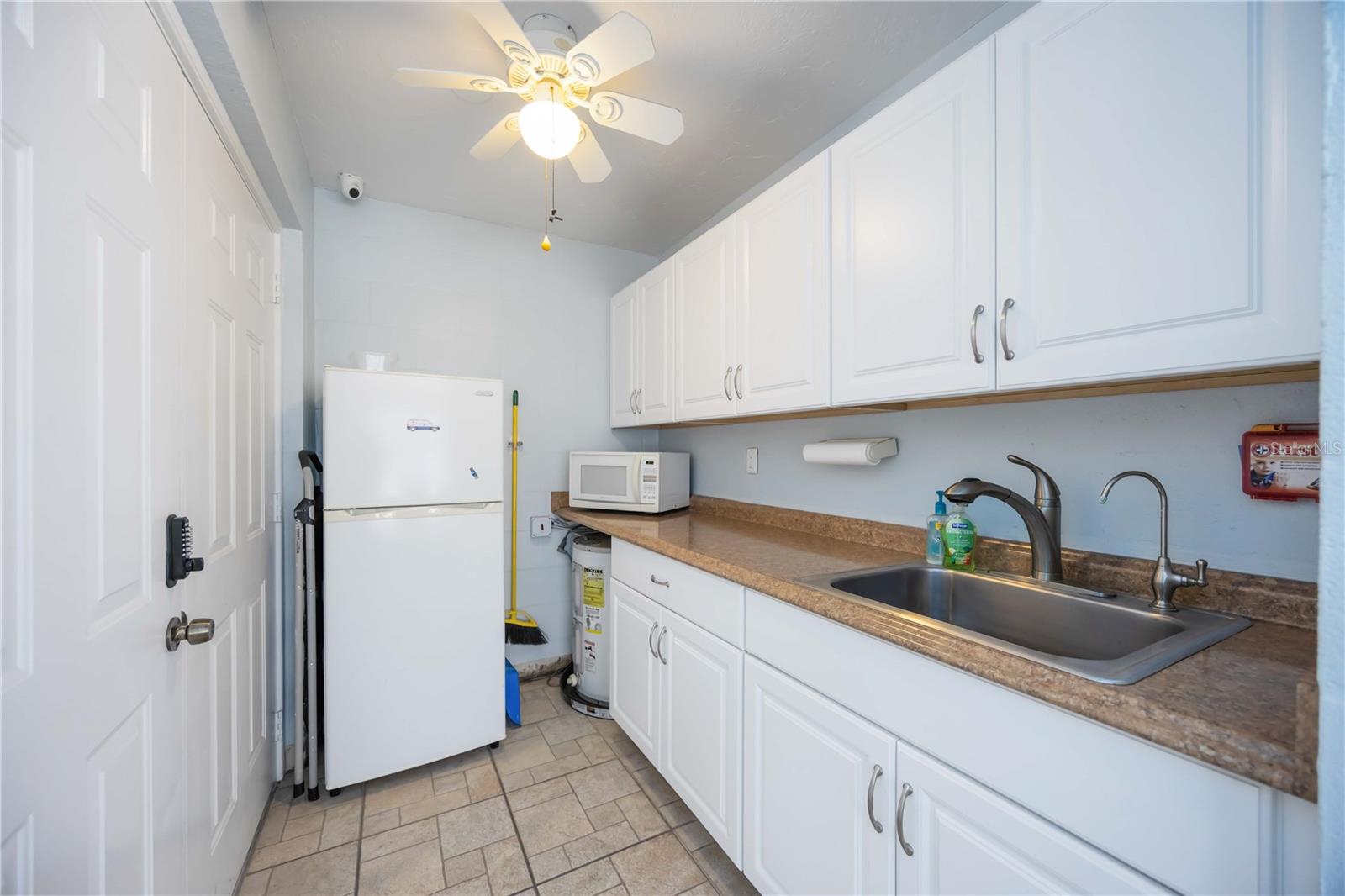 Listing photo id 35 for 3662 Bonaventure Court