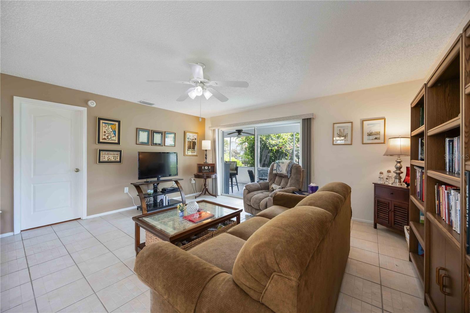Listing photo id 6 for 3662 Bonaventure Court