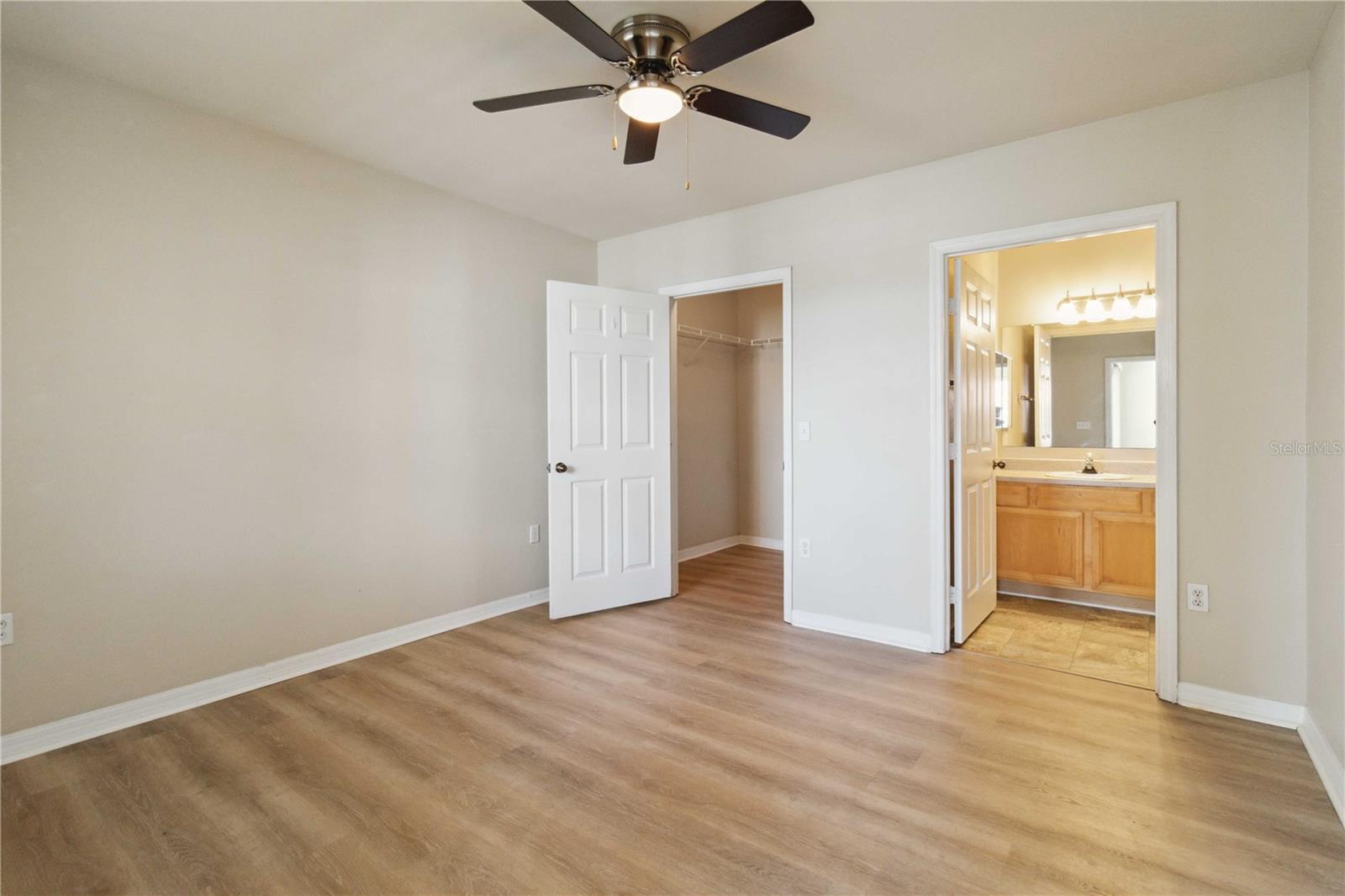 Image 18 of 34 For 1010 Villagio Circle 202
