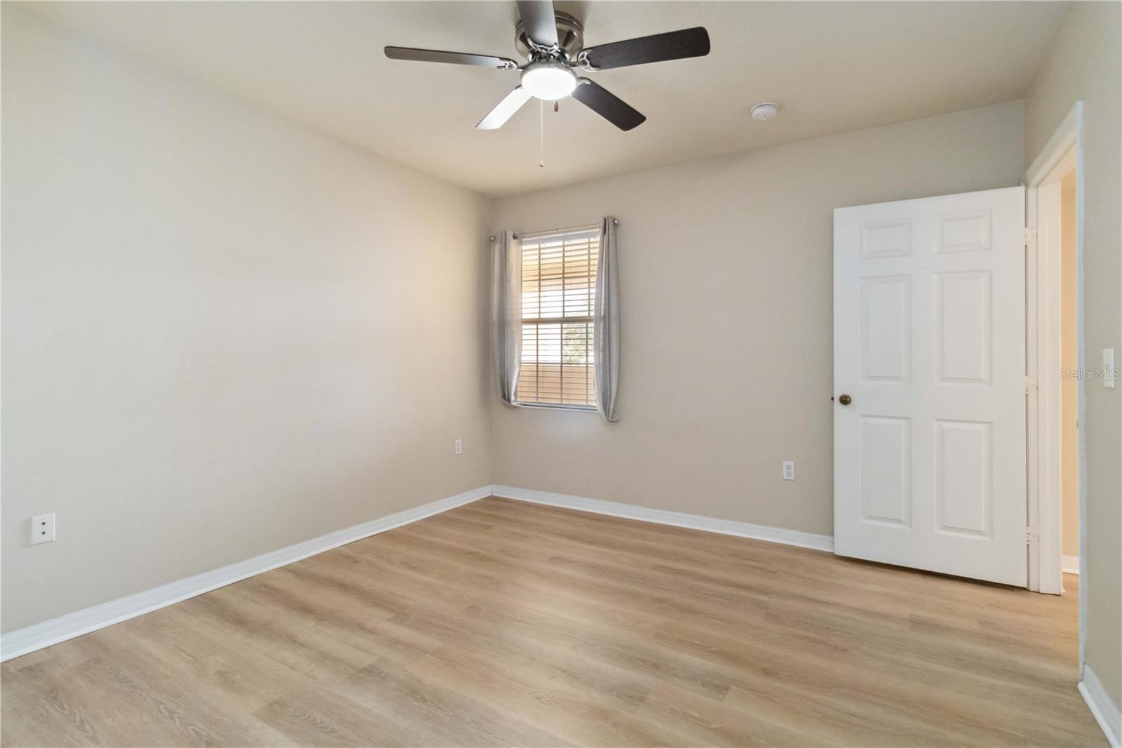 Image 23 of 34 For 1010 Villagio Circle 202