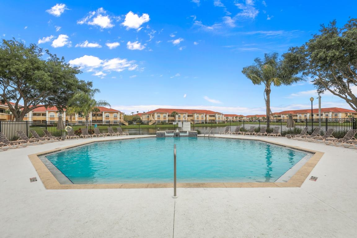 Image 32 of 34 For 1010 Villagio Circle 202